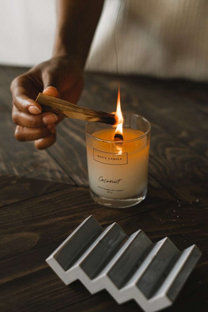 Best Candles for a Men's Apartment